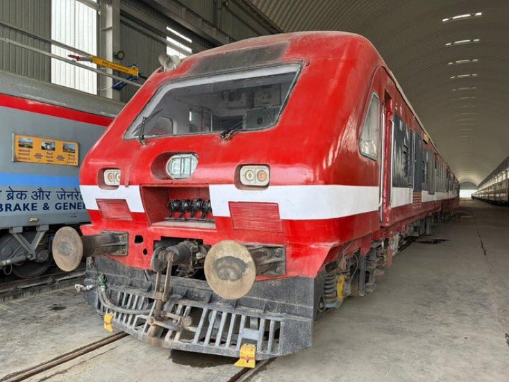 В Индии внедряют газодизельные пассажирские поезда