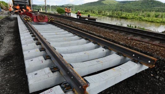 РЖД ввели в эксплуатацию более 60 новых путевых машин в 2025 году